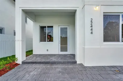 22555 SW 125th Avenue Miami FL 33170