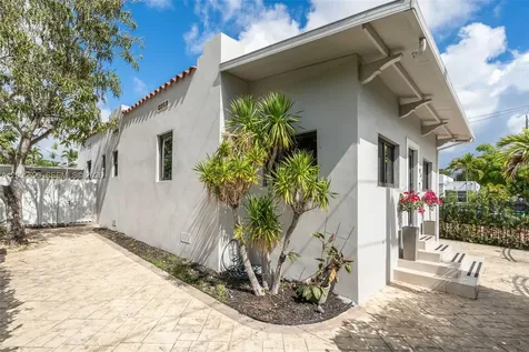 944 SW 10th Avenue Miami FL 33130