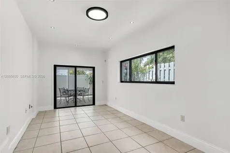 944 SW 10th Avenue Miami FL 33130