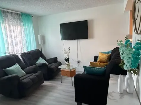 10720 NW 7th Street Miami FL 33172