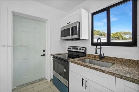 1340 NW 52nd Street Miami FL 33142