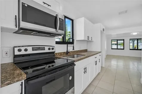 1340 NW 52nd Street Miami FL 33142