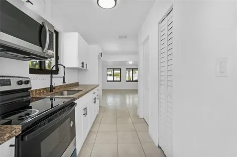 1340 NW 52nd Street Miami FL 33142