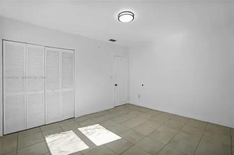 1340 NW 52nd Street Miami FL 33142