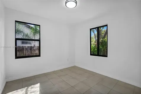1340 NW 52nd Street Miami FL 33142