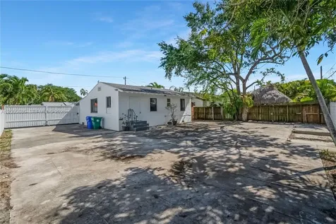 1340 NW 52nd Street Miami FL 33142