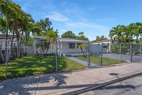 1340 NW 52nd Street Miami FL 33142