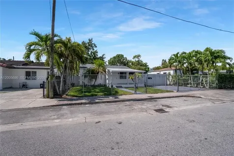 1340 NW 52nd Street Miami FL 33142
