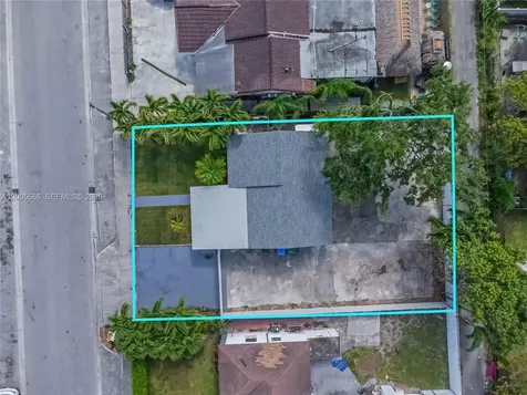 1340 NW 52nd Street Miami FL 33142