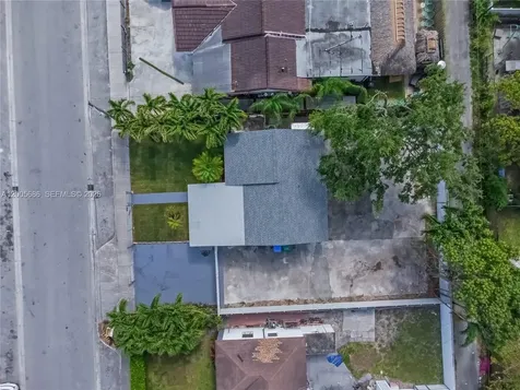 1340 NW 52nd Street Miami FL 33142