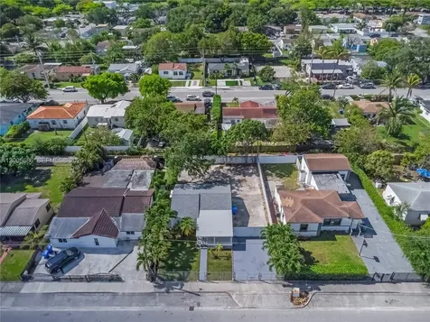 1340 NW 52nd Street Miami FL 33142