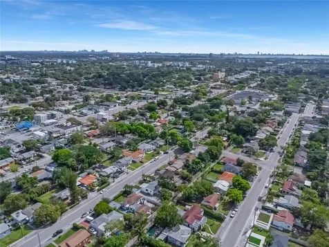 1340 NW 52nd Street Miami FL 33142