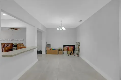 862 W 79th Street Hialeah FL 33014