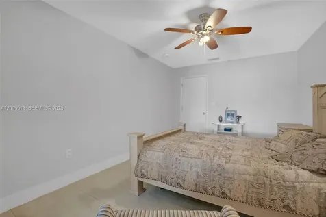 862 W 79th Street Hialeah FL 33014