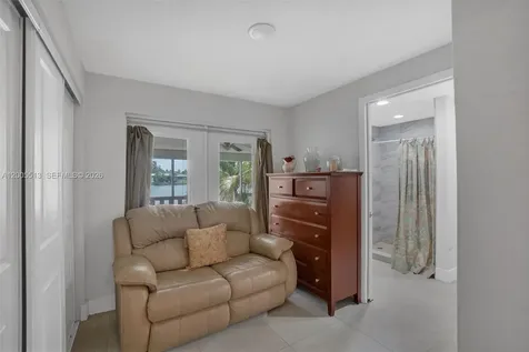 862 W 79th Street Hialeah FL 33014