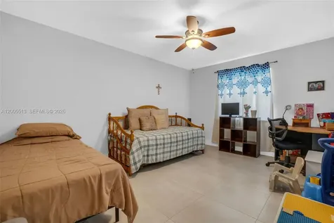 862 W 79th Street Hialeah FL 33014