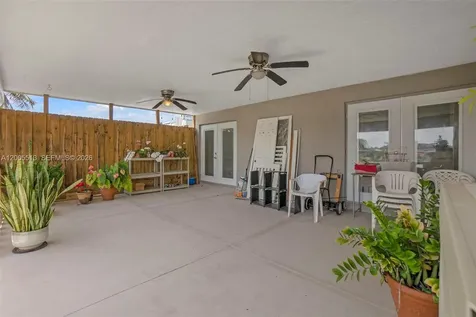 862 W 79th Street Hialeah FL 33014