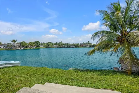 862 W 79th Street Hialeah FL 33014