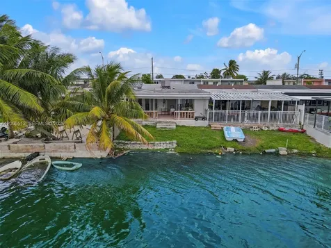 862 W 79th Street Hialeah FL 33014