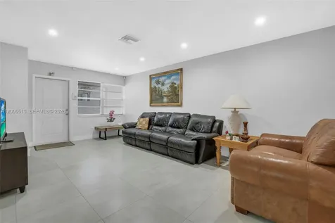 862 W 79th Street Hialeah FL 33014