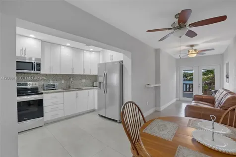 862 W 79th Street Hialeah FL 33014