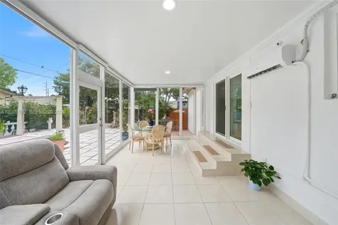 4331 SW 7th Street Miami FL 33134