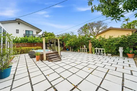 4331 SW 7th Street Miami FL 33134
