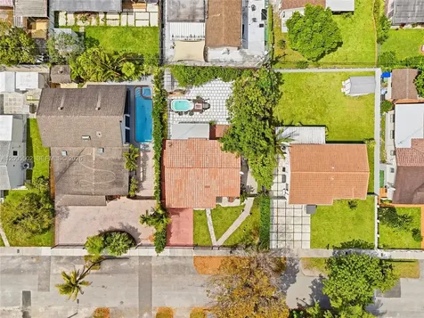 4331 SW 7th Street Miami FL 33134