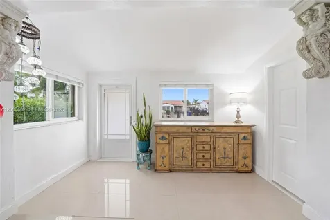 4331 SW 7th Street Miami FL 33134
