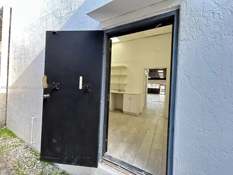 2199 NW 20th Street Miami FL 33142