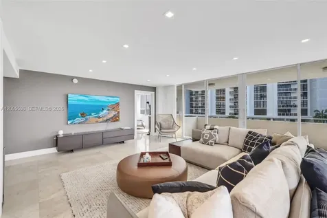 11 Island Avenue Miami Beach FL 33139