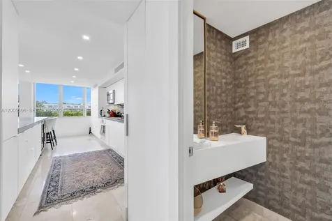 11 Island Avenue Miami Beach FL 33139