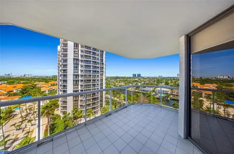 3610 Yacht Club Drive Aventura FL 33180