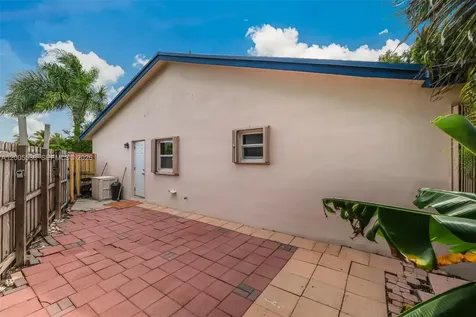 13890 SW 43rd Terrace Miami FL 33175