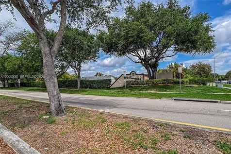 13890 SW 43rd Terrace Miami FL 33175