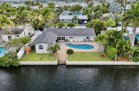 4800 NE 13th Terrace Oakland Park FL 33334