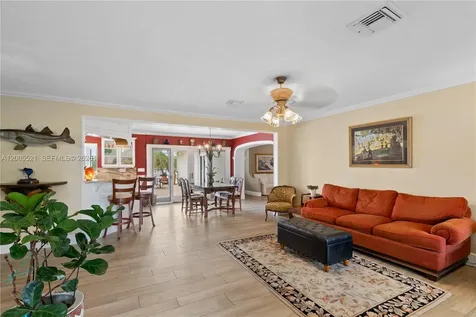 4800 NE 13th Terrace Oakland Park FL 33334