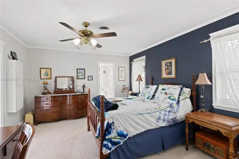 4800 NE 13th Terrace Oakland Park FL 33334