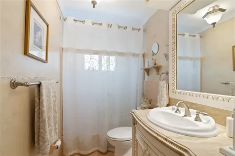 4800 NE 13th Terrace Oakland Park FL 33334