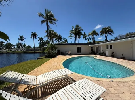 4800 NE 13th Terrace Oakland Park FL 33334