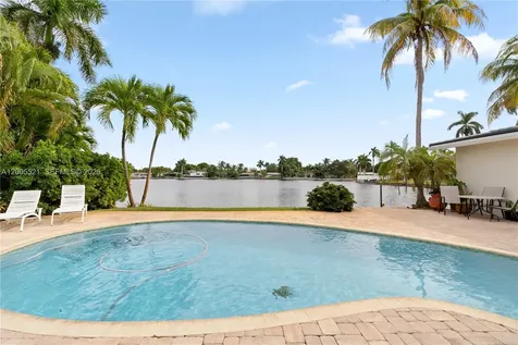 4800 NE 13th Terrace Oakland Park FL 33334