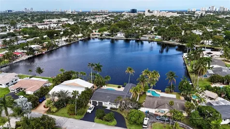 4800 NE 13th Terrace Oakland Park FL 33334