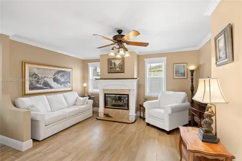 4800 NE 13th Terrace Oakland Park FL 33334