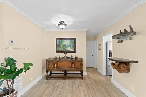 4800 NE 13th Terrace Oakland Park FL 33334