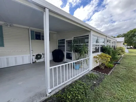 3021 SW 52nd Avenue Davie FL 33314