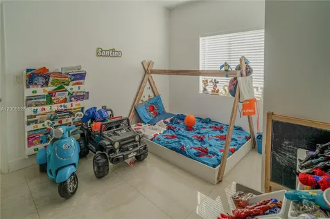 2148 NE 181st Street North Miami Beach FL 33162
