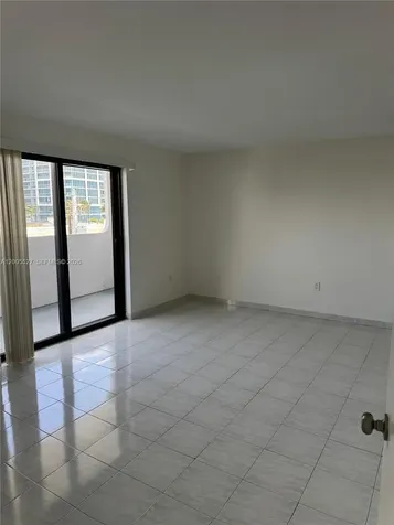 6725 Harding Avenue Miami Beach FL 33141