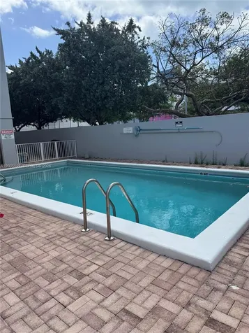 6725 Harding Avenue Miami Beach FL 33141