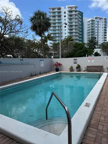 6725 Harding Avenue Miami Beach FL 33141
