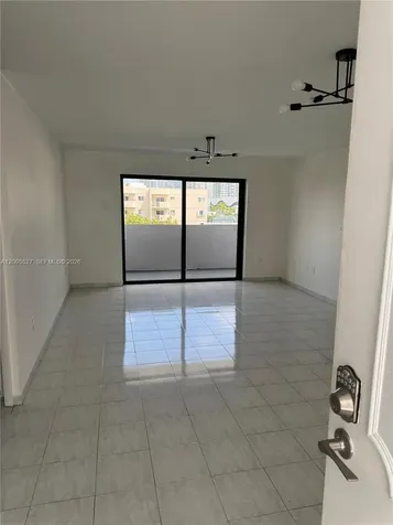 6725 Harding Avenue Miami Beach FL 33141